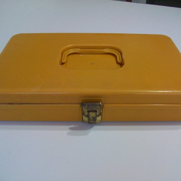 Vintage Wilson Wil Hold Sewing Box Thread Bobbin Organizer Harvest Gold - Picture 2 of 8